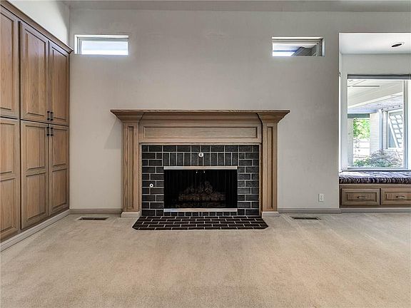 5th image of 3116 Rosewood Ln