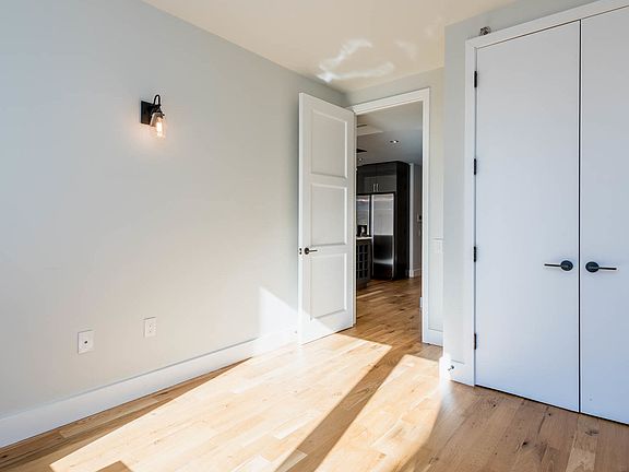 3rd image of 670 Pacific St APT 511