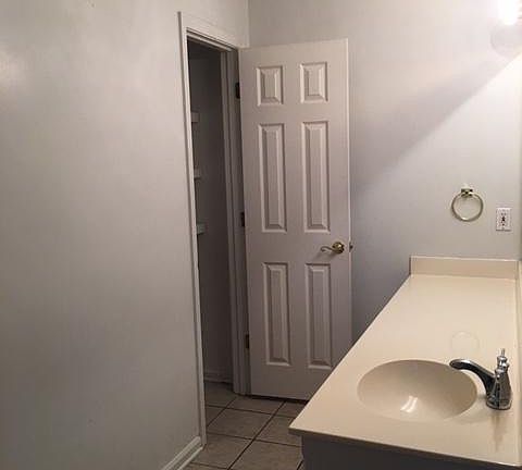 4th image of 1415 E Tiffani St