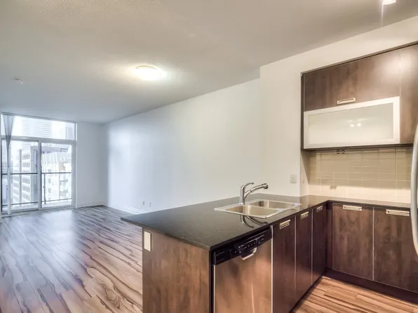 28 Ted Rogers Way #2306, Toronto, ON M4Y 2J4