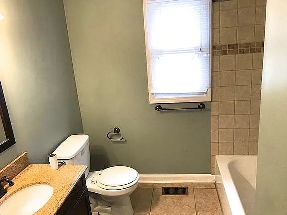 5th image of 3727 Elkins Ave
