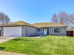 1369 Vista Dr, Central Pt, OR 97502