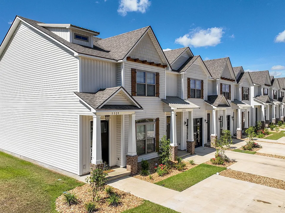 5373 Hamilton Cir