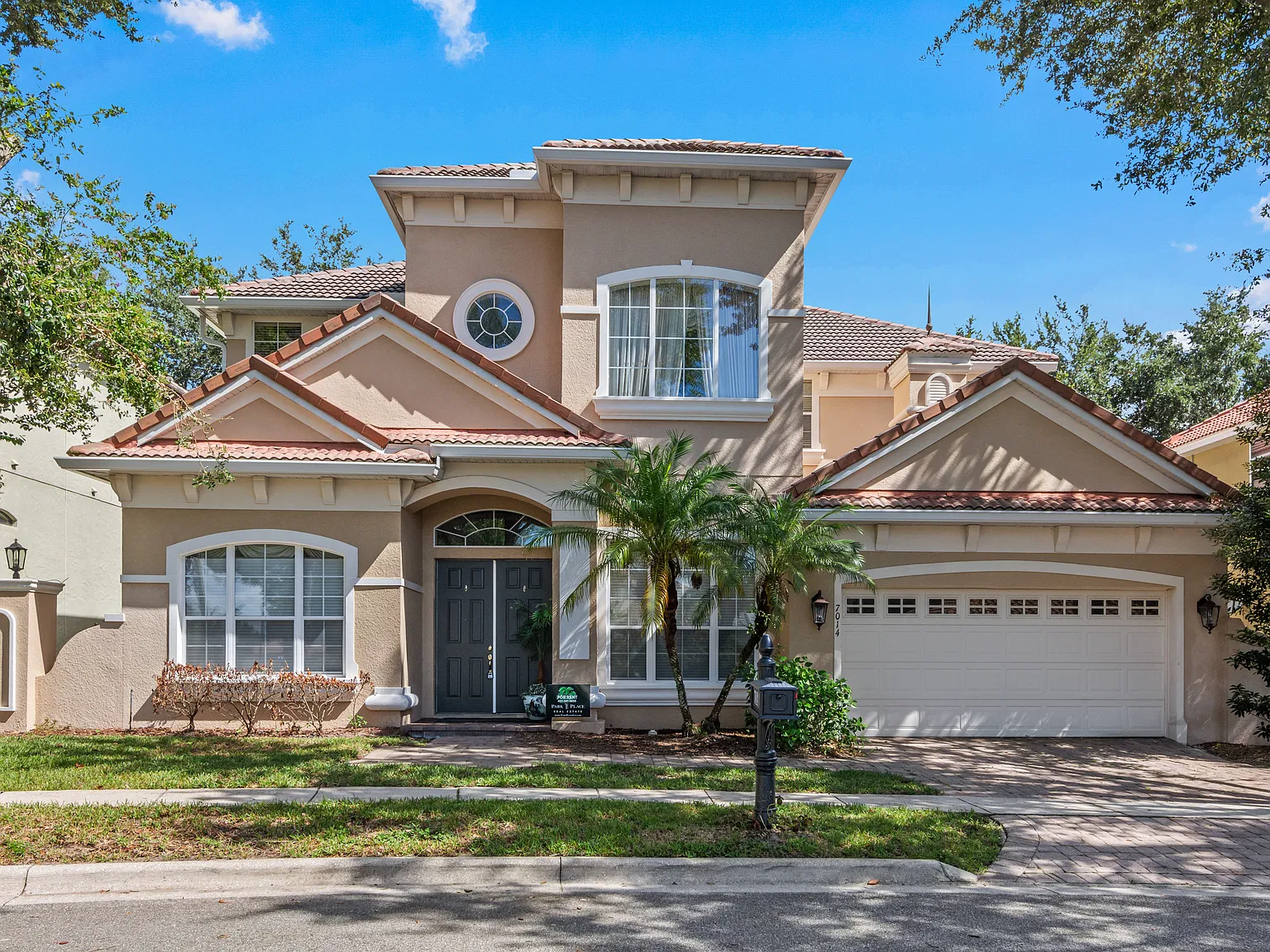 5 bed, 4.5 bath, 3652 sqft, $5,205 — Photo 1