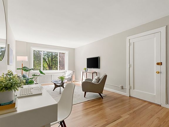 5th image of 125 Pleasant St APT 201