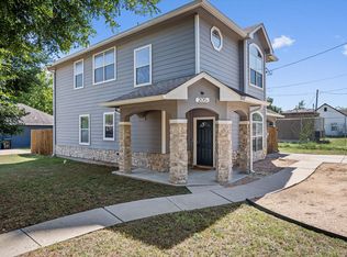 211 E Pecan St, Hutto, TX 78634