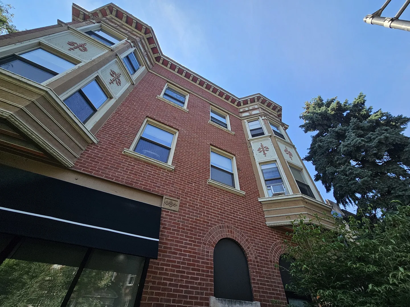 2 bed, $2,595 — Photo 2