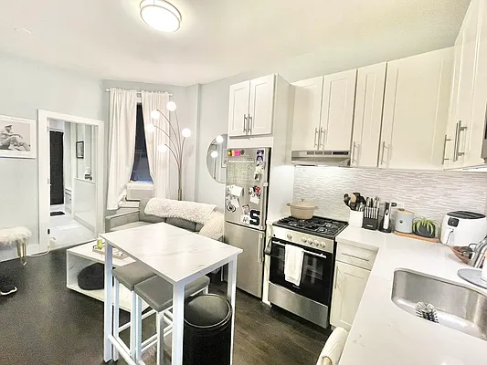 Rented by Century 21 Premier  | media 10