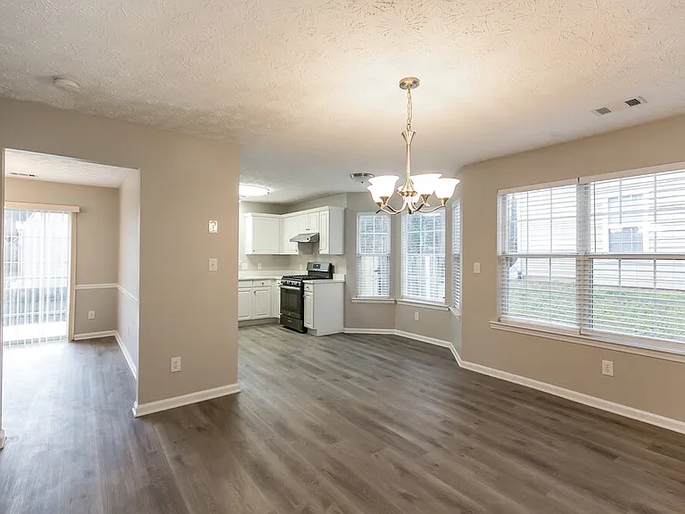 2060 Stoneoak Dr — Photo 7