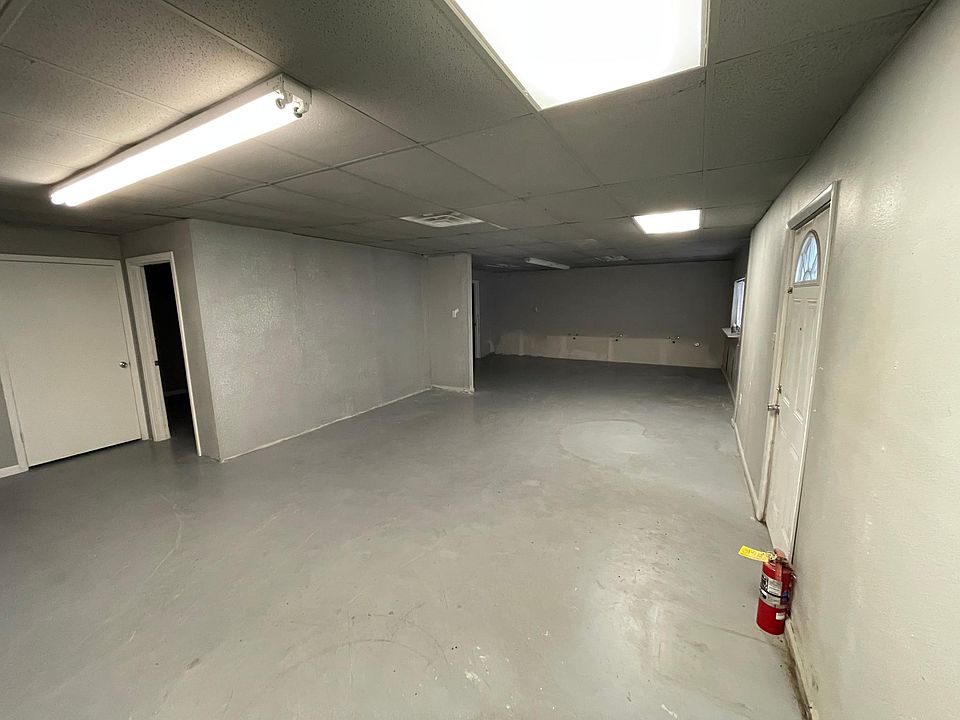 1st image of 200 S Leona St #B