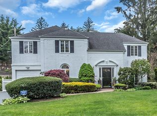 35 E Gate, Manhasset, NY 11030