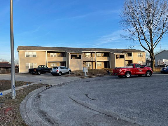 2nd image of 200 Heartwood Ct APT 1