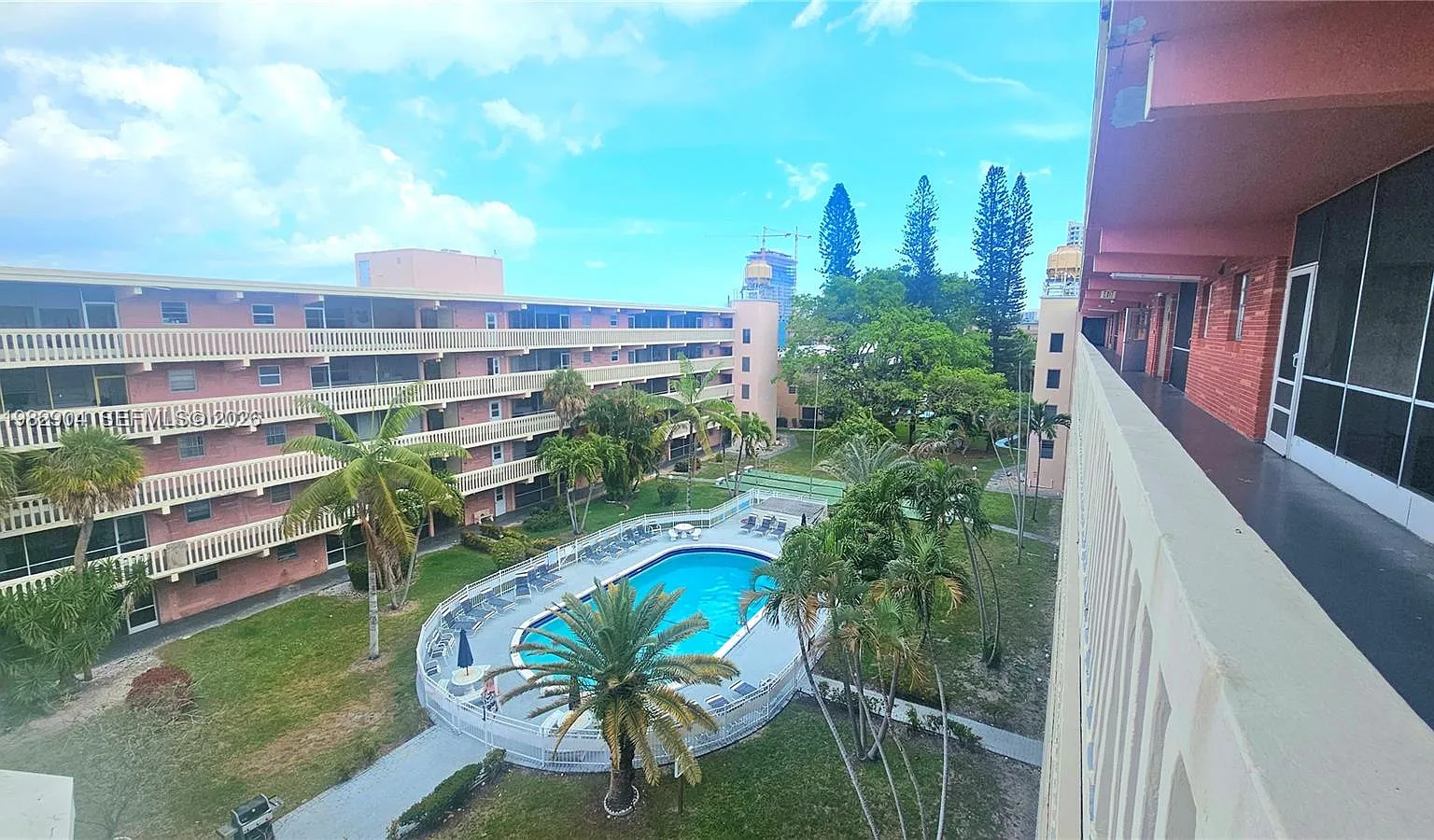 Eldorado Plaza West Condo — Photo 1