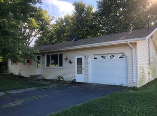 405 S Chestnut St, Wapella, IL 61777