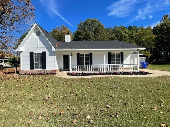 206 Emerald Dr, Troy, AL 36079