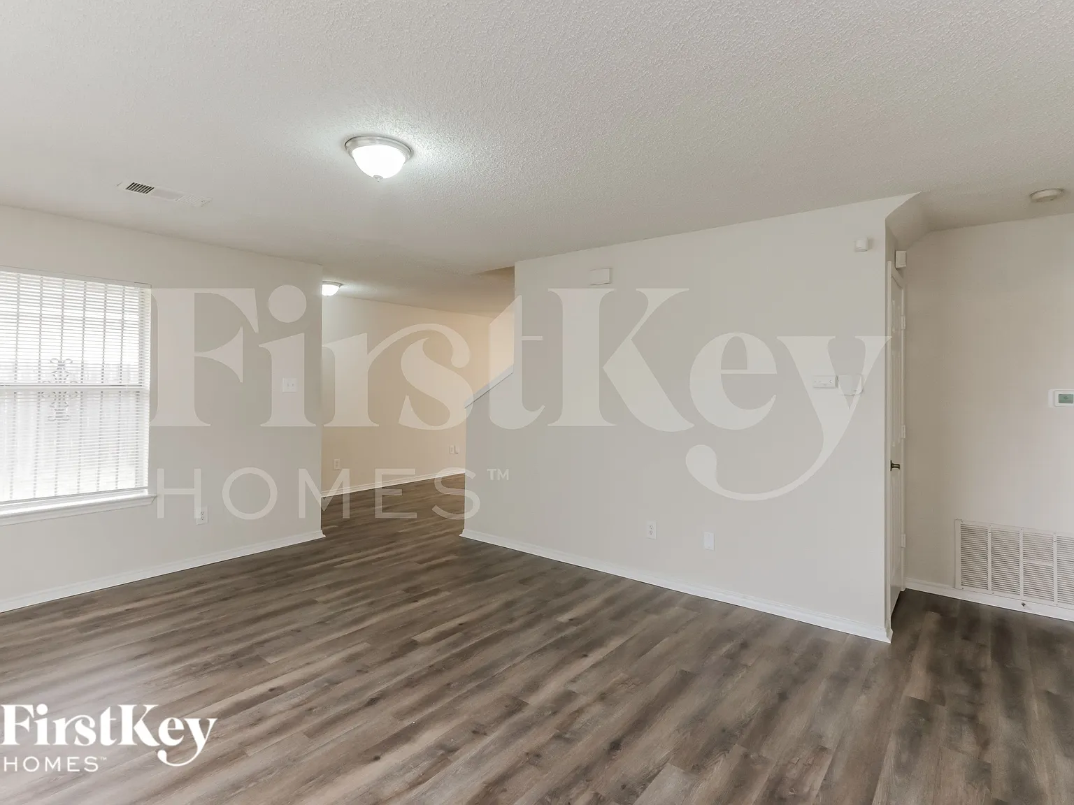 4 bed, 2.0 bath, 1527 sqft, $2,100 — Photo 3
