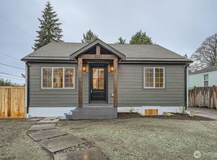 3321 SW 102nd St, Seattle, WA 98146