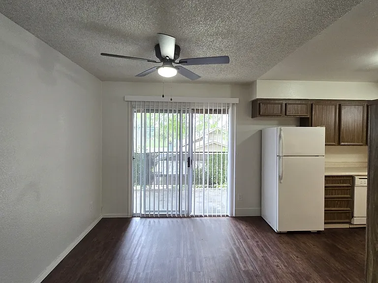 3750 N Delno Ave #205 — Photo 6