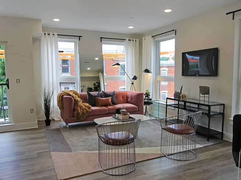 East Main Manayunk Apartments — Photo 29
