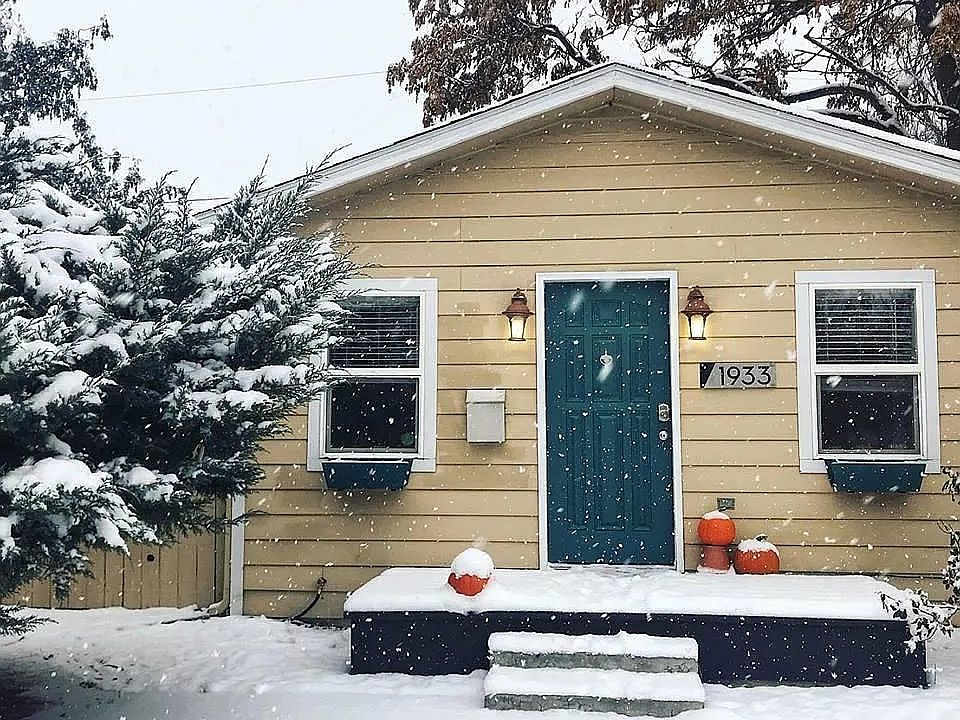 1st image of 1933 Syracuse St