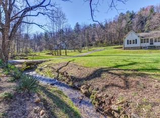 15 Wolfe Cove Rd, Asheville, NC 28804