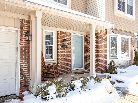2nd image of 5204 Applewood Dr