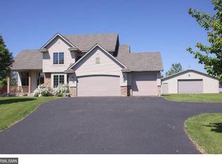 968 Fraser Ln, Hudson, WI 54016