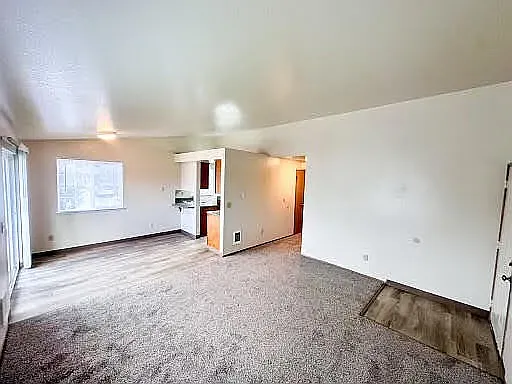 Liberty Square Apartments — Photo 9
