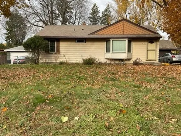 679 Skillman Ave W, Roseville, MN 55113