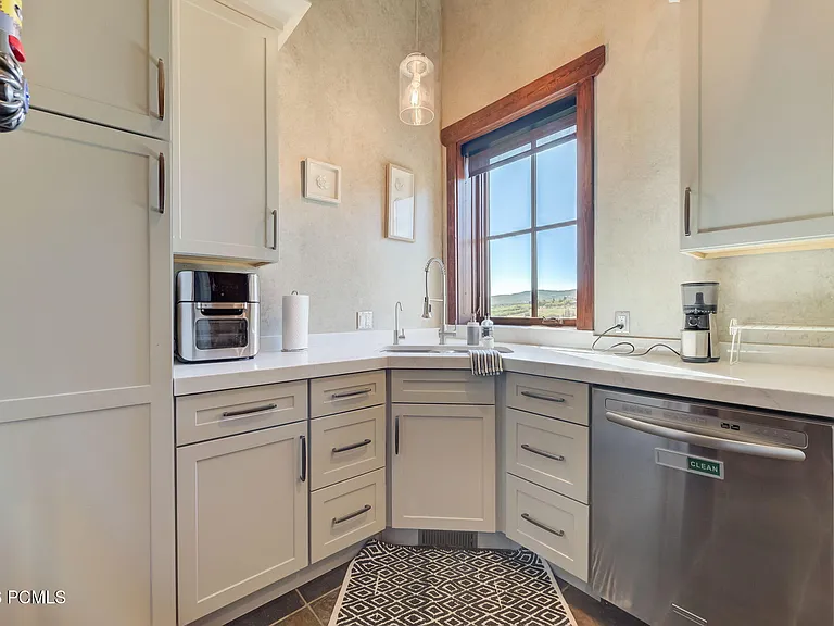 715 Aspen Ln — Photo 25