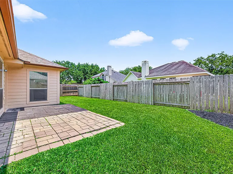 4818 Lake Catherine Ct — Photo 38