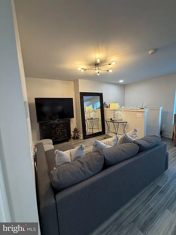 19520 Village Walk Dr — Photo 2