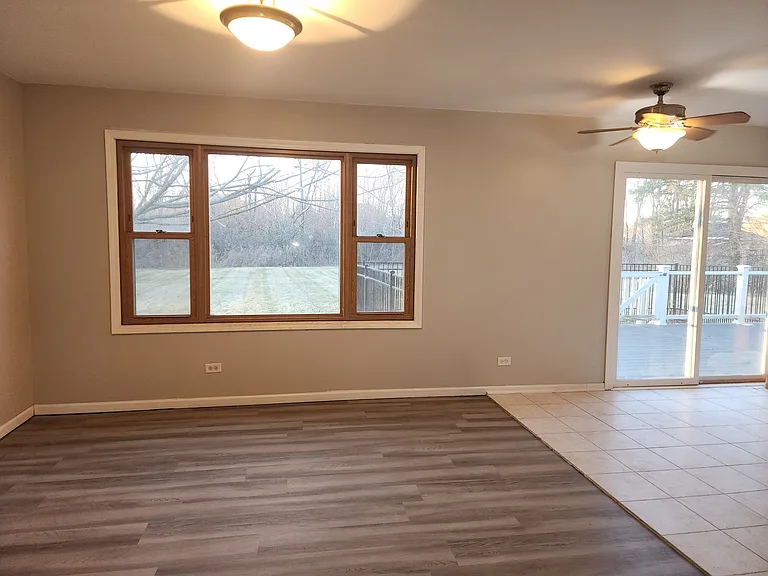39W496 Hemlock Dr — Photo 27