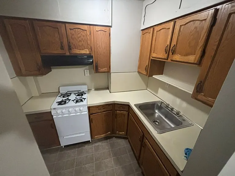 91 E Park St — Photo 2