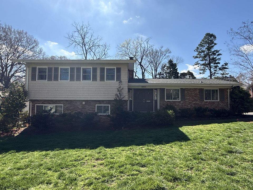 1st image of 2821 Sunset Dr