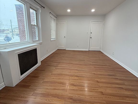4th image of 10417 Springfield Blvd Floor 2