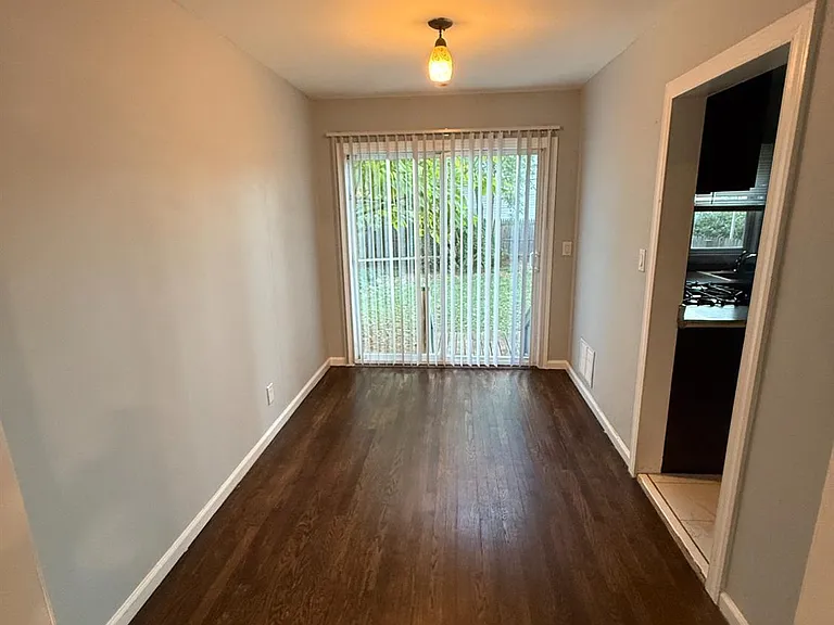 43 Crampton Ave — Photo 6
