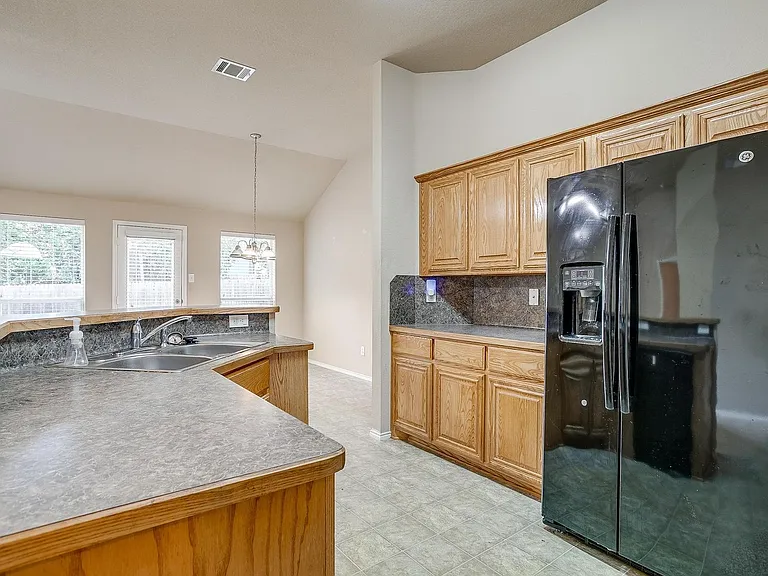 2230 Cancun Dr — Photo 12