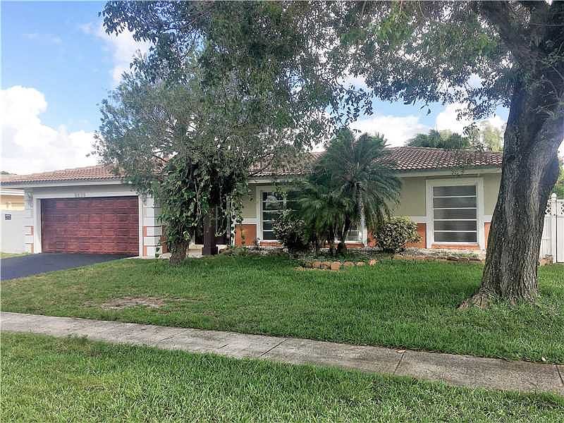 1st image of 8116 NW 67th Ave