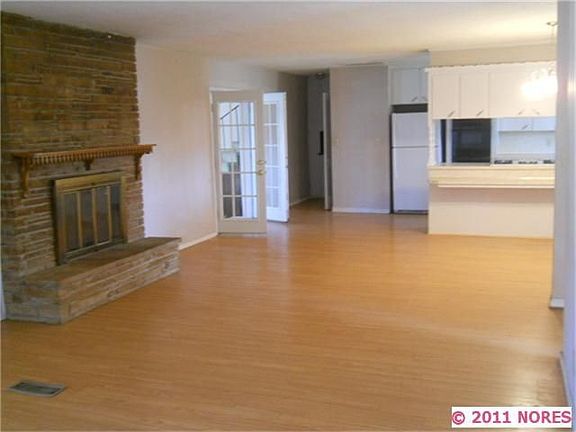 3rd image of 12402 Sunset Ln