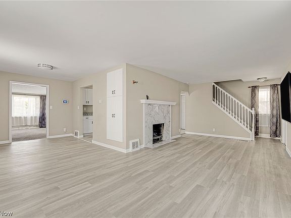 5th image of 2245 Sunset Dr