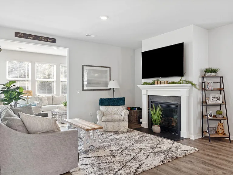 3921 Sawmill Ct — Photo 9