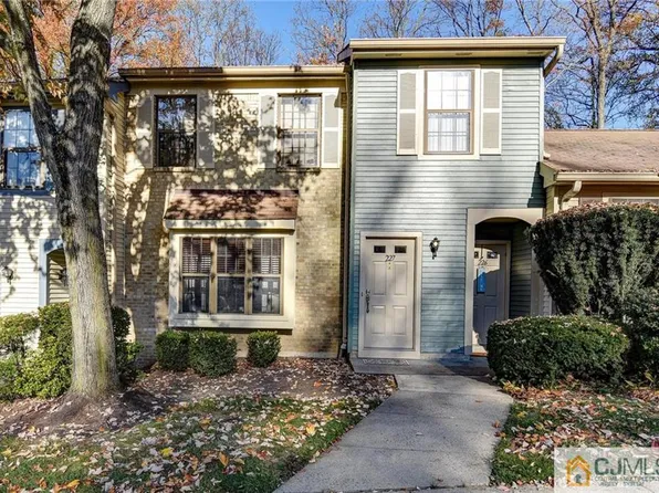 227 Perth Hill Ct, Aberdeen, NJ 07747