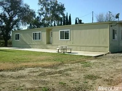 15472 Ash Ave photo 1
