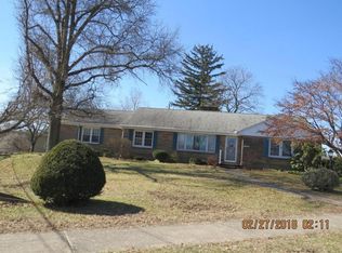 100 School St, Pine Grove, PA 17963