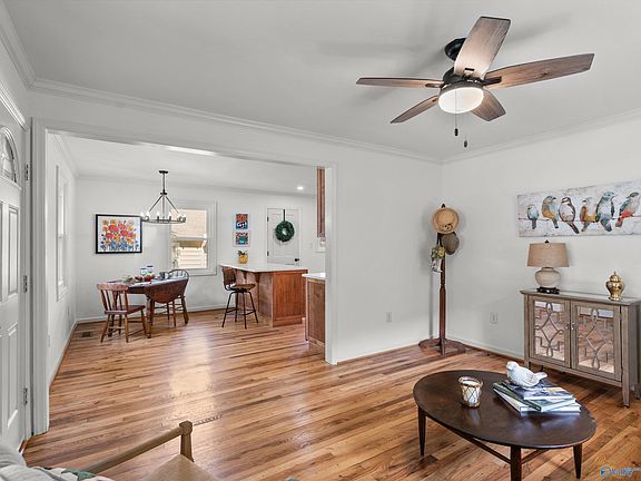 4th image of 1409 Highland Ave SE
