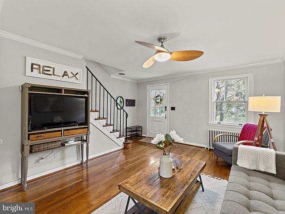3rd image of 1003 Bashford Ln