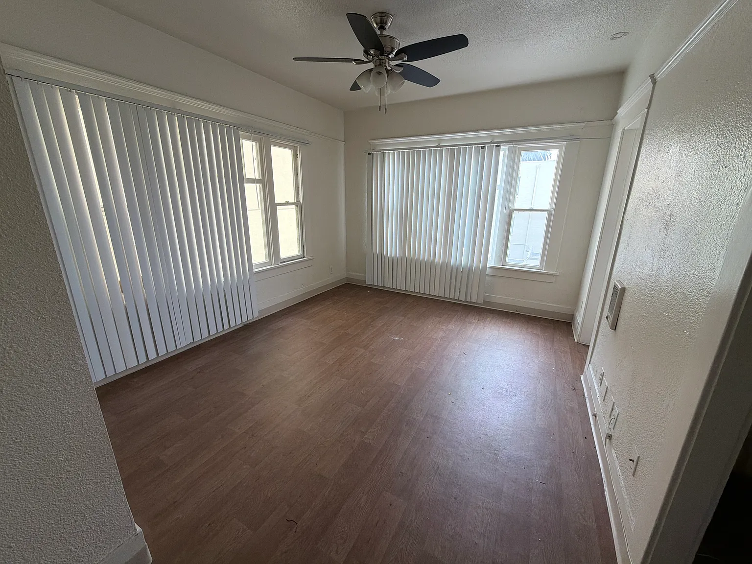 Studio, 425 sqft, $1,495 — Photo 2