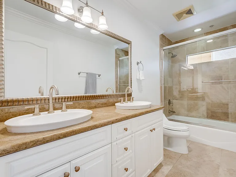 1741 S Bentley Ave #5 — Photo 18