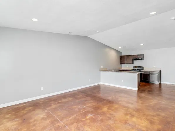 1042 S Vassar St, Wichita, KS 67218